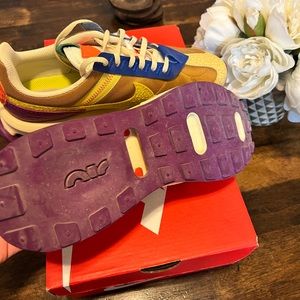 Nike Tenis Shoes size 9